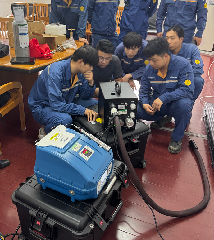 赴武漢某檢測公司進行儀器檢查及客戶培訓